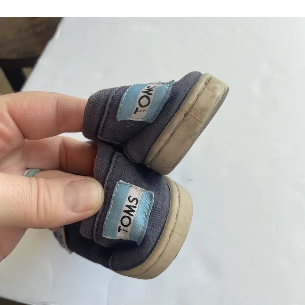 Toms Shoes